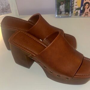 Elegant Brown Leather Mules